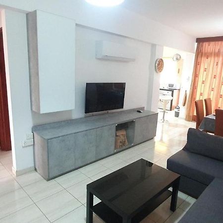 Vasilas Holiday Apartment #2 Larnaca Buitenkant foto