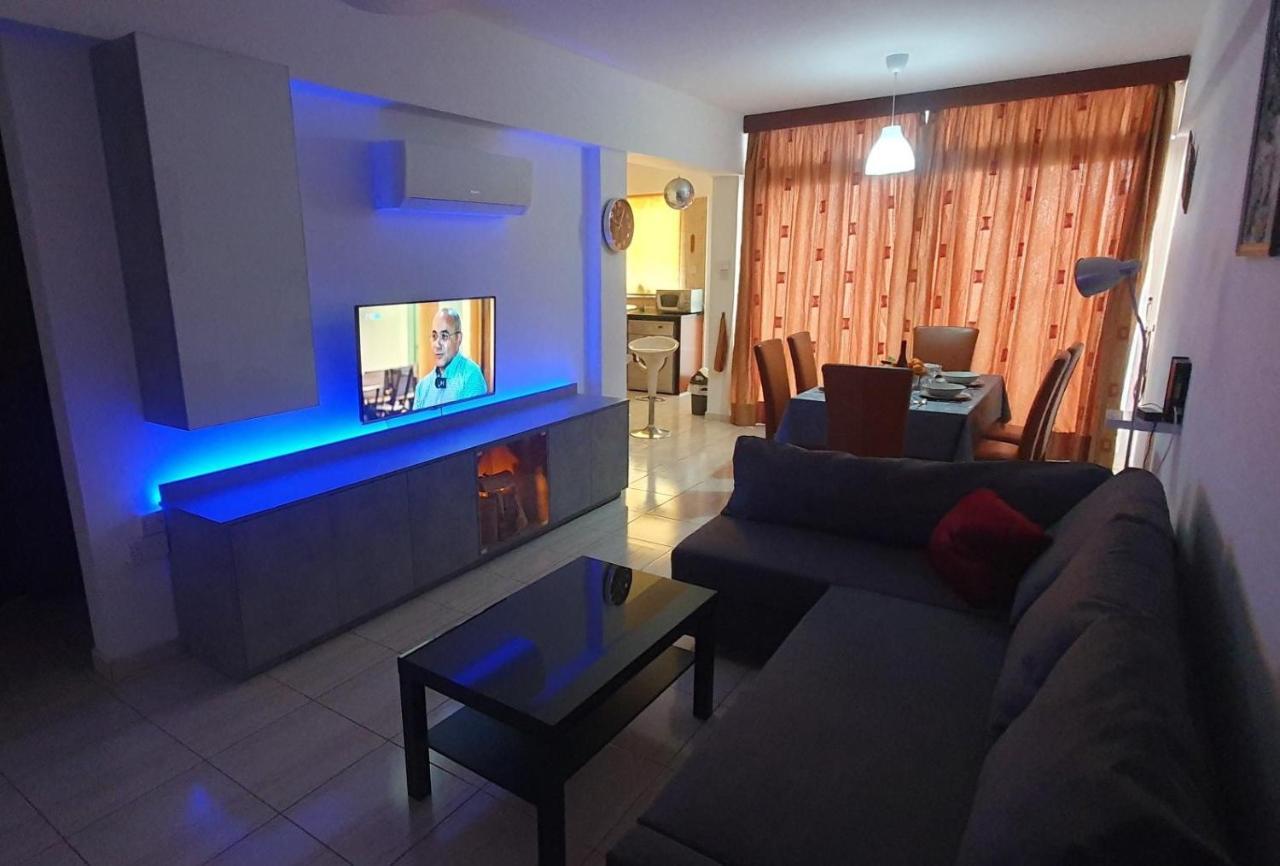 Vasilas Holiday Apartment #2 Larnaca Buitenkant foto