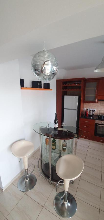 Vasilas Holiday Apartment #2 Larnaca Buitenkant foto