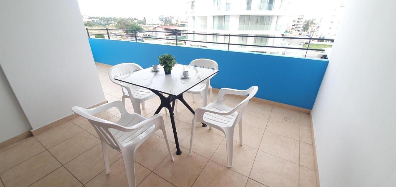 Vasilas Holiday Apartment #2 Larnaca Buitenkant foto