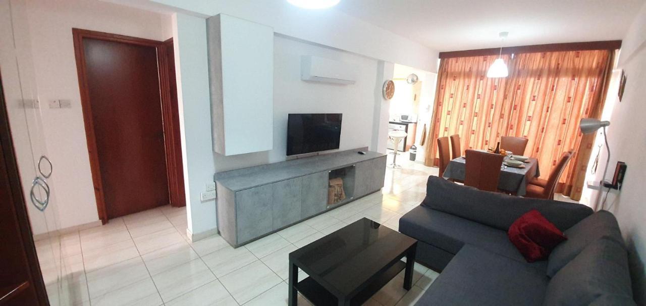 Vasilas Holiday Apartment #2 Larnaca Buitenkant foto